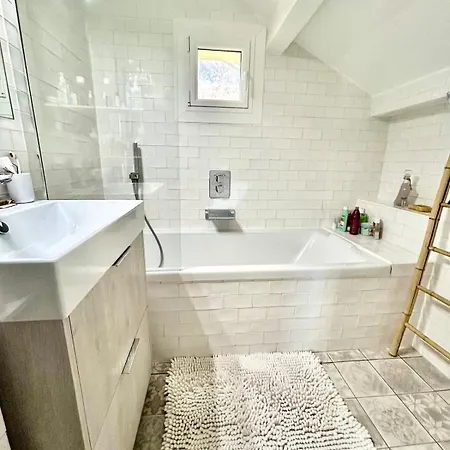 Maison Vue Avec Jardin 5min A Pied Du