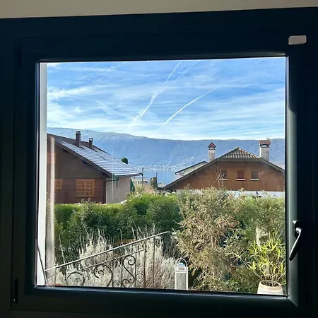 Maison Vue Avec Jardin 5min A Pied Du Veyrier-du-Lac